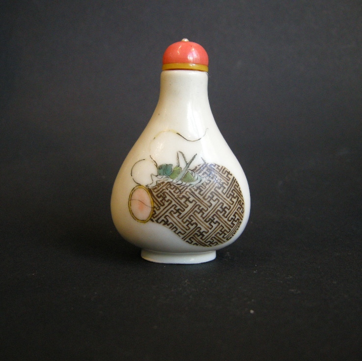 Rare porcelain snuff bottle